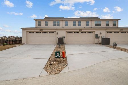 New construction Townhouse house 13825 Carnegie Dr, Fort Worth, TX 76008 null- photo 33 33