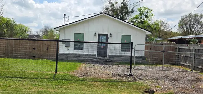 New construction Single-Family house 1800 Sanford St, Navasota, TX 77868 - image