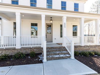 003-1280x960-front-porch