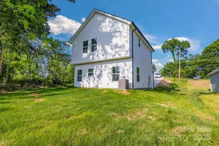 New construction Single-Family house 1 S Elm St, Statesville, NC 28677 - image