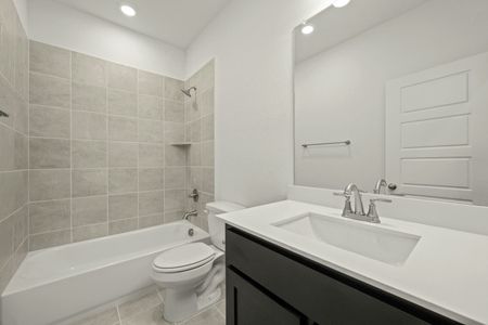 New construction Single-Family house 974 Reeves Dr, DeSoto, TX 75115 plan Manor (Courtyard) - image 16