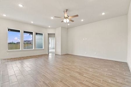New construction Single-Family house 125 Travis Dr, Castroville, TX 78009 plan The Maverick - image 16