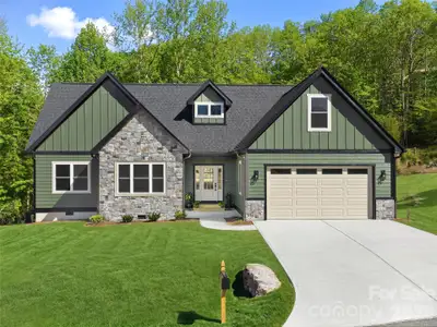New construction Single-Family house 399 Crystal Heights Dr, Hendersonville, NC 28739 - image