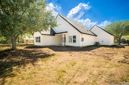 New construction Single-Family house 15125 Norvell, Lytle, TX 78052 - image