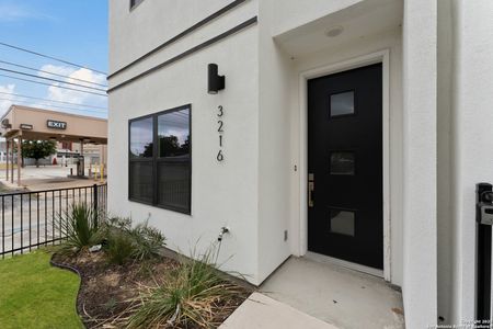 New construction Condo house 1735 W Gramercy, Unit UNIT 302, San Antonio, TX 78201 - image 3