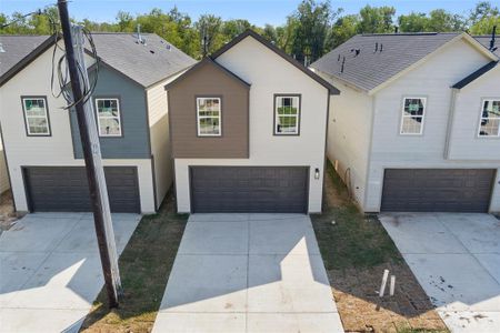 New construction Single-Family house 9940 Lanewell Street, Houston, TX 77029 - photo 0