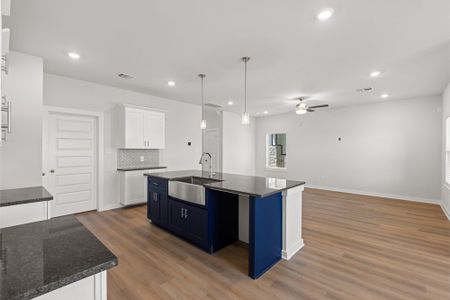 New construction Single-Family house 6919 Segunda Ln, Rosharon, TX 77583 plan Belle Vue 1900 SB - image 8