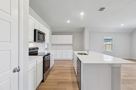 New construction Single-Family house 330 Bond St, Greenville, TX 75402 plan Harrison - Trophy Series | Lot 60' - image 8