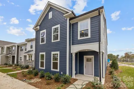 New construction Townhouse house 2926 Clyde Dr, Charlotte, NC 28208 - image