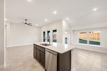 New construction Single-Family house 1016 Cedar River Dr, Godley, TX 76044 plan Carolina - image 10