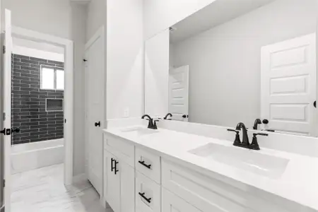 Glendale Lakes by Saratoga Homes in Rosharon - image 7