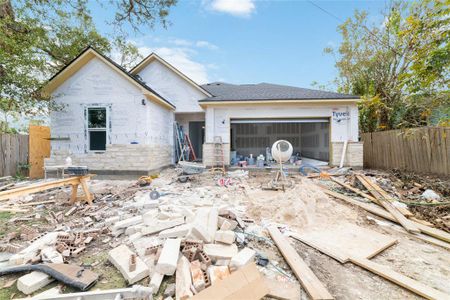 New construction Single-Family house 8106 Talton Street, Houston, TX 77028 - photo 0