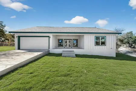 New construction Single-Family house 514 Contour Dr, Spring Branch, TX 78070 - image