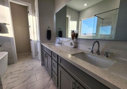 New construction Single-Family house 615 Northew St, Unit J, Houston, TX 77091 - image 19