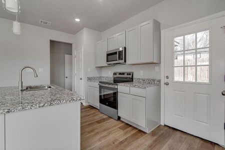 New construction Single-Family house 1649 E Terrell Ave, Fort Worth, TX 76104 - image 6