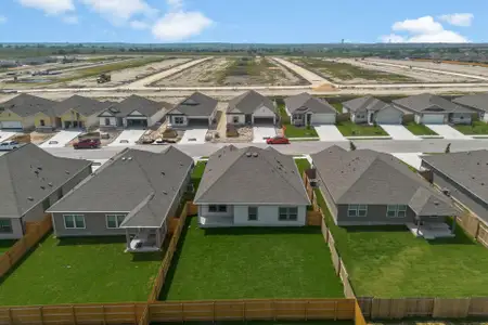 New construction Single-Family house 233 Little Green Trl, Jarrell, TX 76537 - image