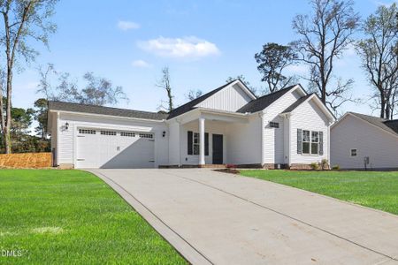 New construction Single-Family house 1709 Elizabeth Dr, Kinston, NC 28504 - image