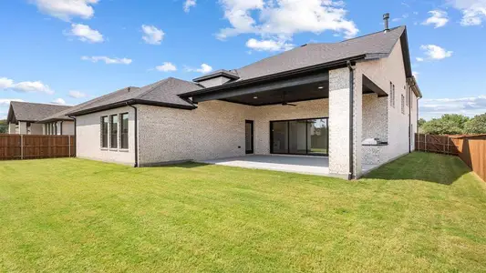 New construction Single-Family house 773 Bear Creek Dr, Hurst, TX 76054 plan 561A - image