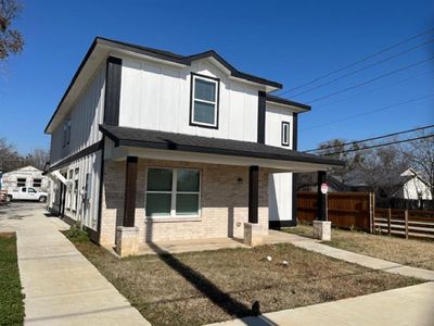 New construction Single-Family house 1632 E Arlington Ave, Fort Worth, TX 76104 null- photo 1 1