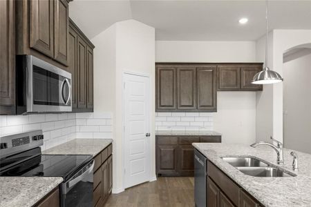 New construction Single-Family house 4516 Snakeweed St, Fort Worth, TX 76036 Concept 1912- photo 7 7