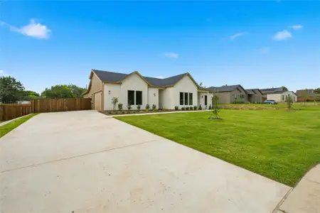 New construction Single-Family house 2626 Bainbridge Dr, Dallas, TX 75237 - image