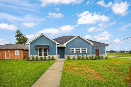 New construction Single-Family house 5300 Hemlock Dr, Baytown, TX 77521 - image