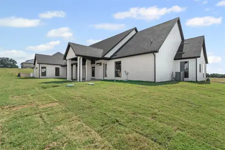 New construction Single-Family house 305 Mint Ridge Dr, Burleson, TX 76028 - image