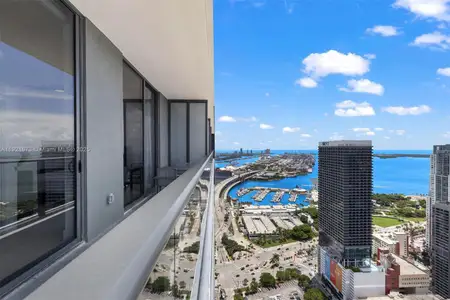 New construction Condo house 159 Ne 6Th St, Unit 5008, Miami, FL 33132 - image