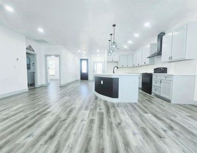 Beautiful spacious kitchen island