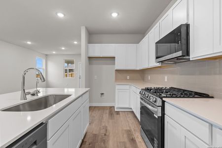 New construction Single-Family house 5631 Franklin Hls, San Antonio, TX 78073 plan Frederick - 2260 - image 7