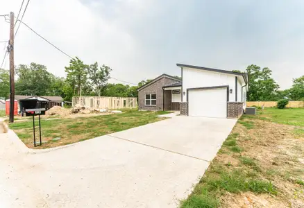 New construction Single-Family house 128 Goodman St, Sulphur Springs, TX 75482 - image