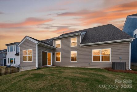 New construction Single-Family house 18024 Wilbanks Dr, Charlotte, NC 28278 plan Savannah - image 3