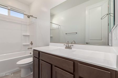 New construction Single-Family house 13231 W Ranch Gate Rd, Peoria, AZ 85383 plan Lot 153 - Plan 3513 - image 9