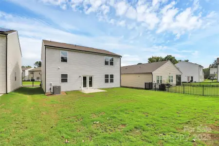 New construction Single-Family house 7013 Gale Force Ln, Charlotte, NC 28216 - image