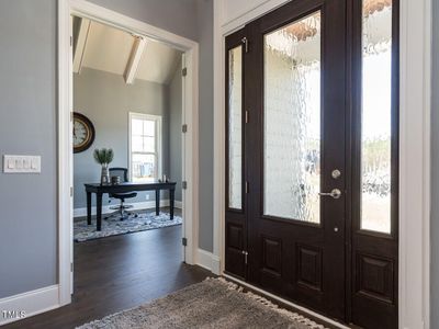 005-1280x960-entry-foyer