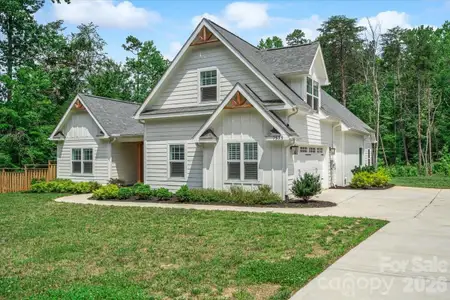 New construction Single-Family house 7575 Deer Track Dr, Denver, NC 28037 - image