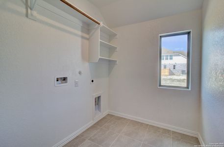 New construction Single-Family house 625 Broomsedge St, New Braunfels, TX 78130 plan Fiji - image 17