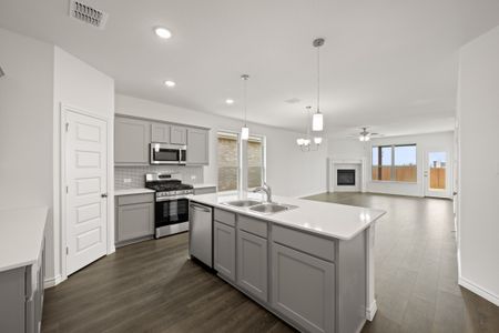 New construction Single-Family house 405 Choctaw Dr, Cleburne, TX 76033 plan Hamilton - image 9