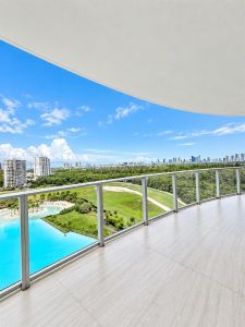 New construction Condo house 2411 Laguna Cir, Unit 1111, North Miami, FL 33181 - image
