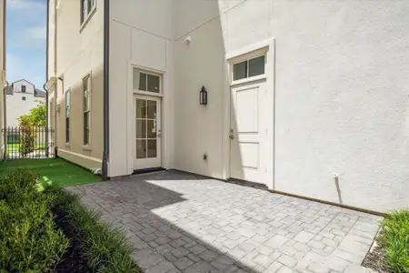 New construction Single-Family house 211 Sutton Row Pl, Houston, TX 77024 plan The Sutton - image 3