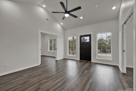 New construction Single-Family house 1186 Canyon Trce, Canyon Lake, TX 78133 null- photo 4 4