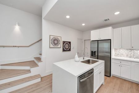 New construction Single-Family house 1053 Glenn Ave, Houston, TX 77088 - image 17