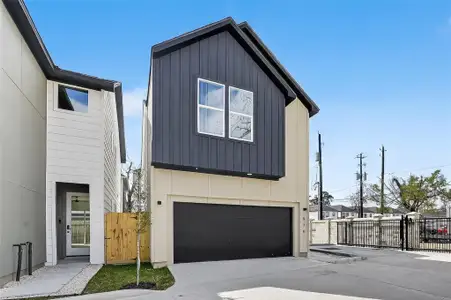 New construction Single-Family house 957 Highland Light Ln, Houston, TX 77091 - image
