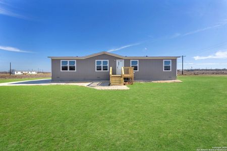New construction Single-Family house 160 County Rd 325, Jourdanton, TX 78069 null- photo 0