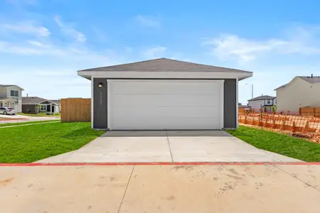 New construction Single-Family house 325 Santo Domingo Rd, Bastrop, TX 78602 - image