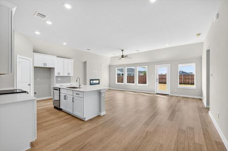 Hickory Hill by Lillian Custom Homes in Sherman - image 9