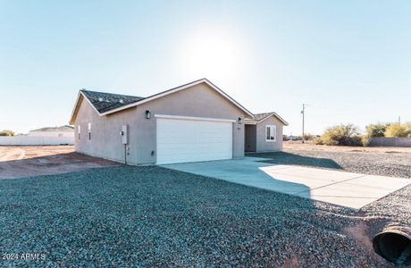 New construction Single-Family house 3965 N Montgomery Circle, Eloy, AZ 85131 - photo 0