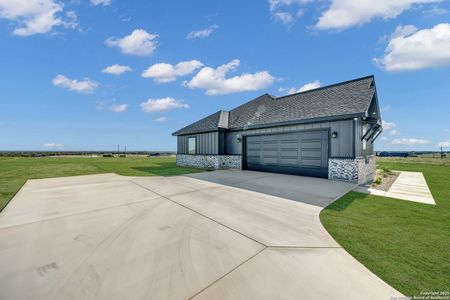 New construction Single-Family house 111 Sunset Dr, La Vernia, TX 78121 - image