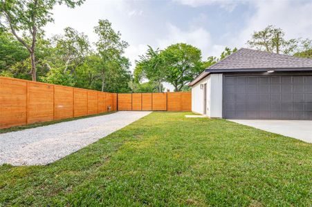 New construction Single-Family house 4010 Dempster Ave, Cockrell Hill, TX 75211 null- photo 24 24