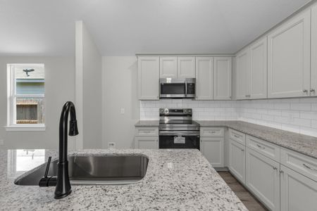 New construction Single-Family house 18737 Loom Dr, Conroe, TX 77306 plan Camellia - image 6